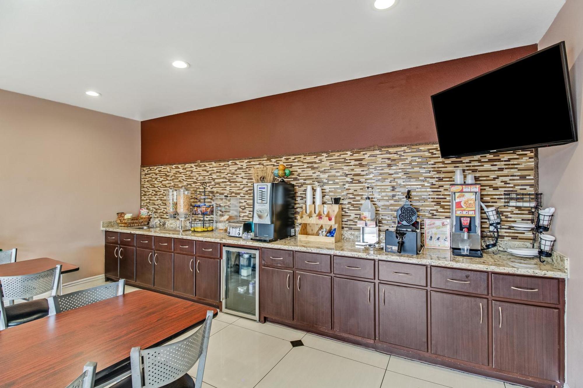 Americas Best Value Inn - Fm 529 Jersey Village Exterior photo
